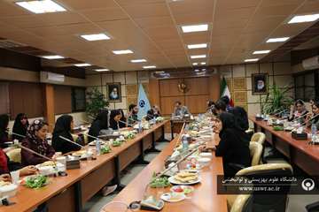 نشست رئیس دانشگاه با دانشجویان غیرخوابگاهی